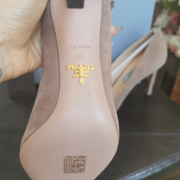 Last chance πHOST PICKπPrada Suede Pump US 7 - Picture 2 of 8